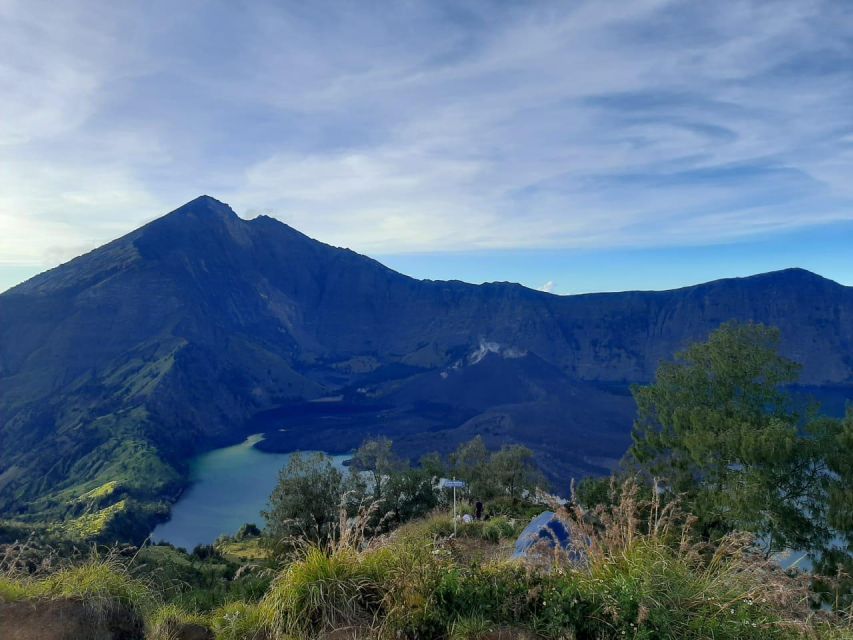 2D1N RINJANI SENARU CRATER RIM TREK - Booking & Availability