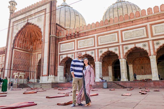 3-Hour Old Delhi Heritage Walking Tour With Rickshaw Ride - Visiting Jama Masjid