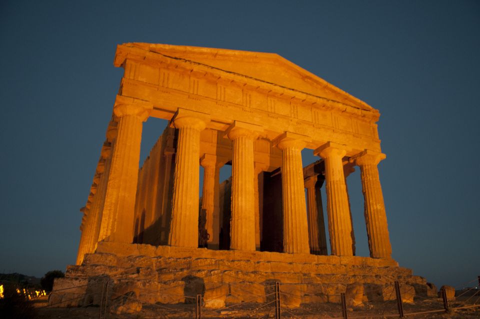 Agrigento: Valley of Temples Private Tour Under the Stars - Majestic Doric Temples