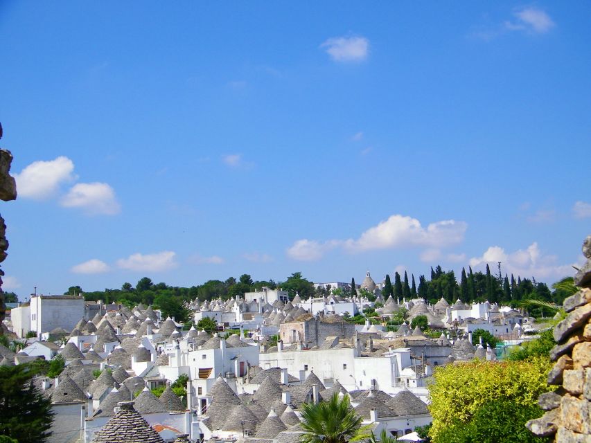 Alberobello: 2-Hour Guided Walking Tour of the Trulli - Browsing Local Craft Shops