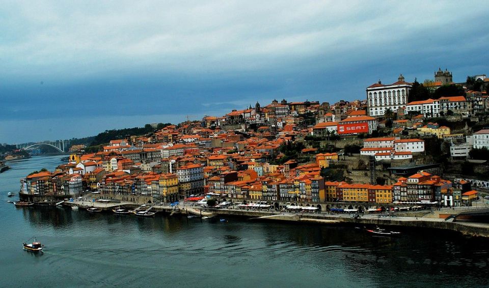 Algarve: Private Transfer to Porto With Stops up to 2 Cities - Arriving in Porto