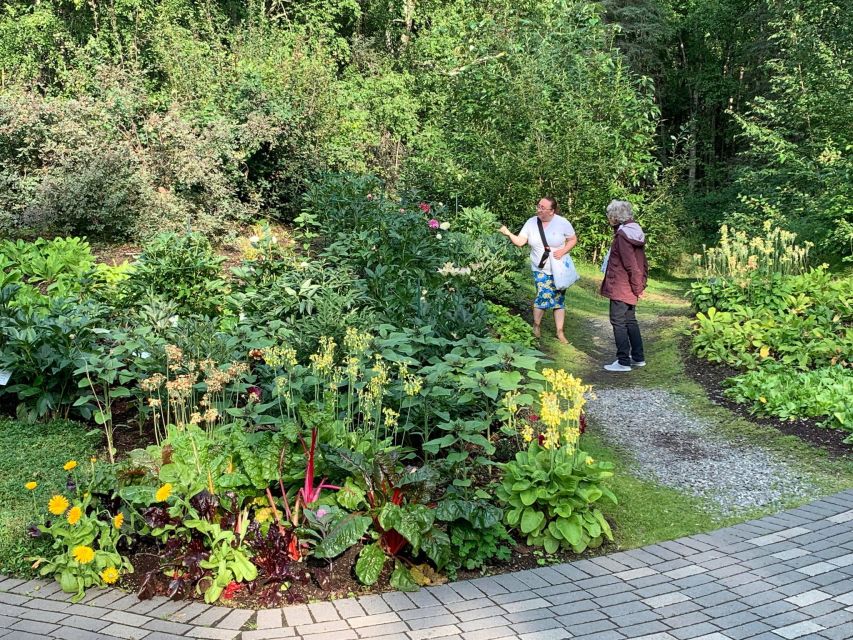 Anchorage: Botanical Garden Walking Tour - Seasonal Plant Diversity