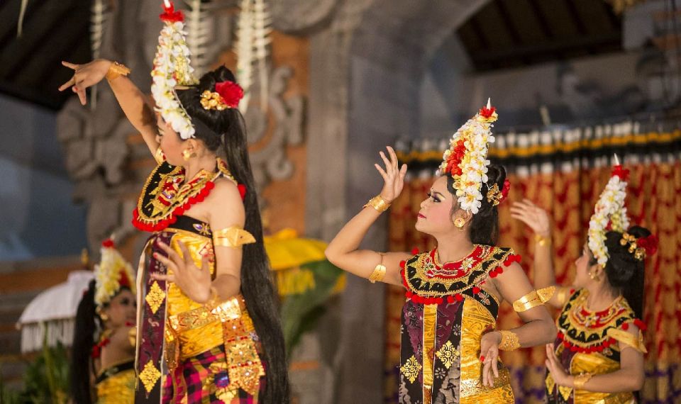 Bali: Ubud Palace Legong Dance Show Ticket - Witness Balis Revered Dances