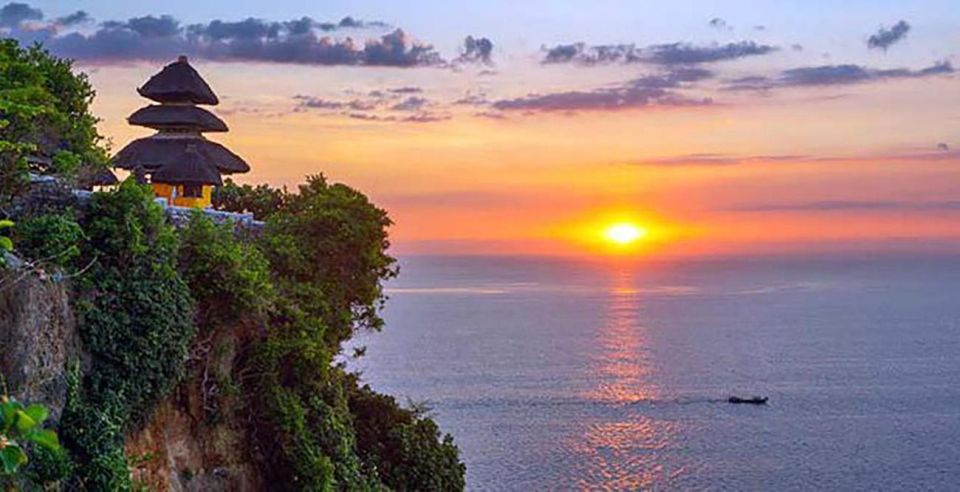 Bali: Uluwatu Temple Sunset & Kecak Fire Dance Show Tour - Sunset Viewing at Uluwatu Temple