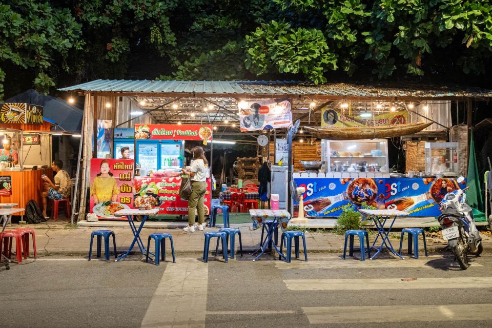 Bangkok: Nighttime Bike Tour With Flower Market Visit - Tour Route and Landmarks