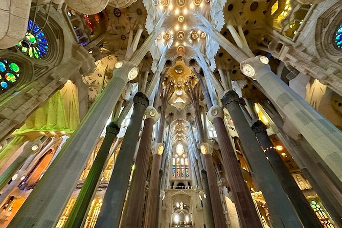 Barcelona in a Day Tour: Sagrada Familia, Park Guell & Old Town - Additional Information