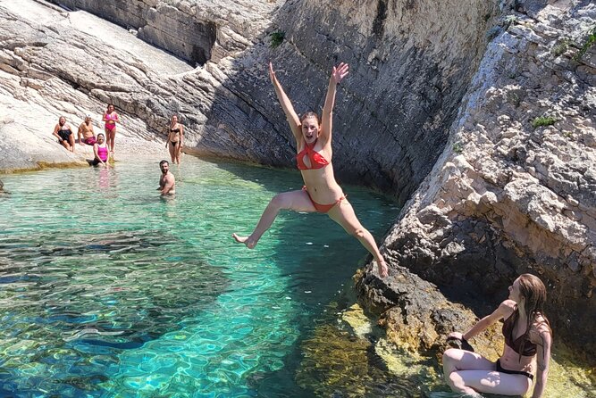 Blue Cave & Hvar, 5 Islands Speedboat With Cozy Seats in Shade - Meeting and Pickup