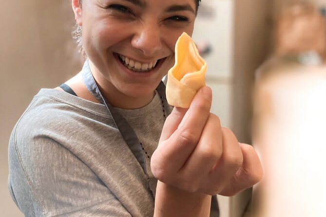 Bologna Traditional Home Cooking Class With Lunch or Dinner - Meeting Point and Transportation