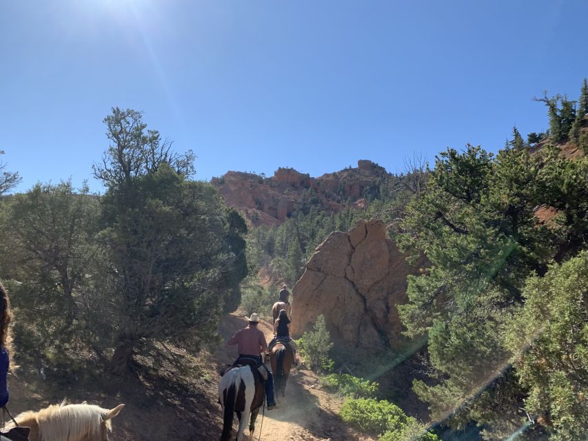 Bryce Canyon City: Red Canyon Horse Riding Day Trip W/ Lunch - Footsteps of Butch Cassidy