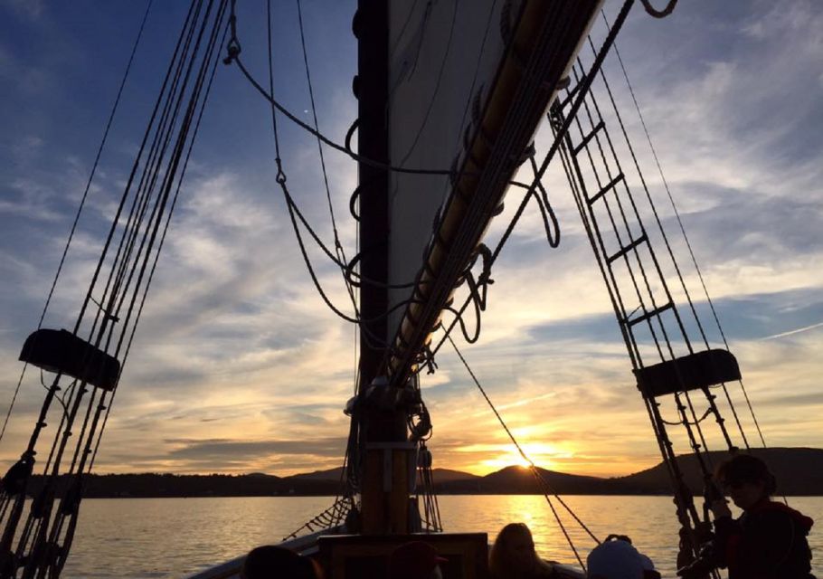 Camden: Sunset Sailing Cruise Aboard Appledore II - Scenic Highlights