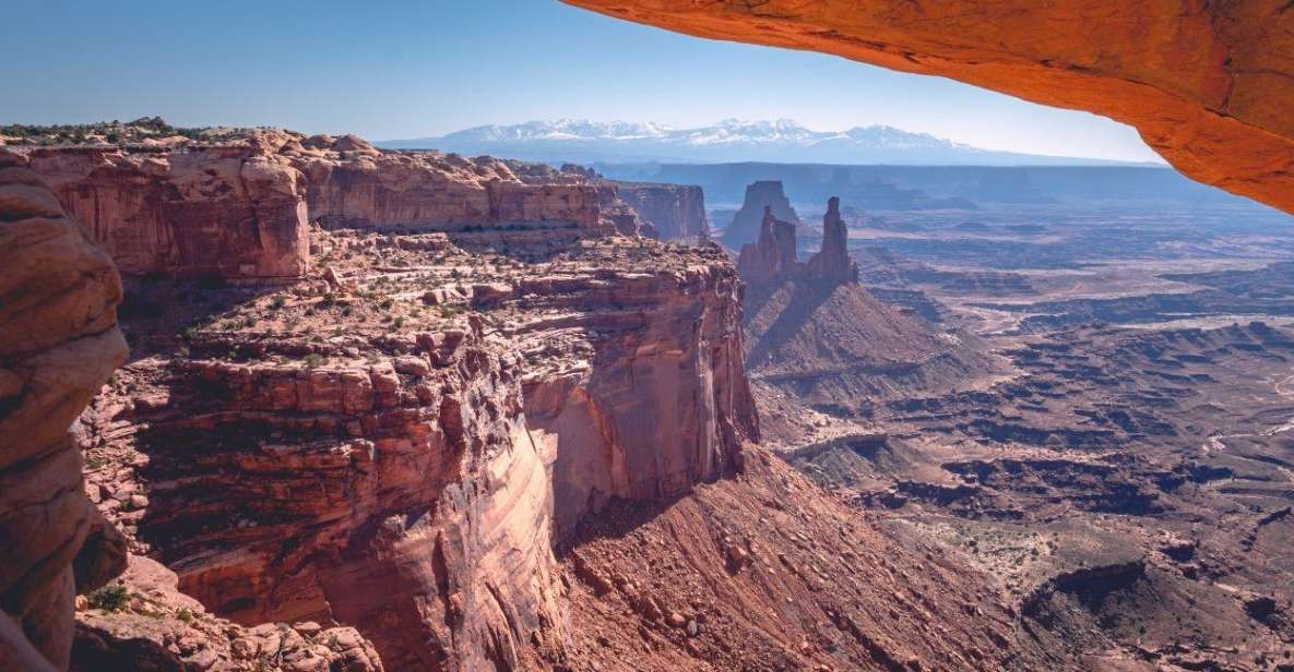 Canyonlands: Small-Group Tour & Hike - Gourmet Snacks and Water