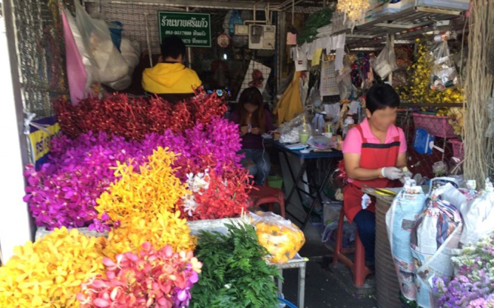 Chiang Mai: Half-Day Private City Tour by Tuk Tuk - Wat Chedi Luang Visit