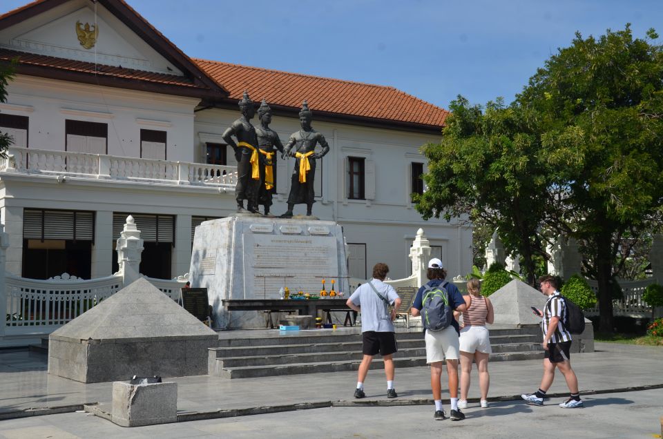 Chiang Mai: Historical and Cultural Highlights Walking Tour - Tha Phae Gate