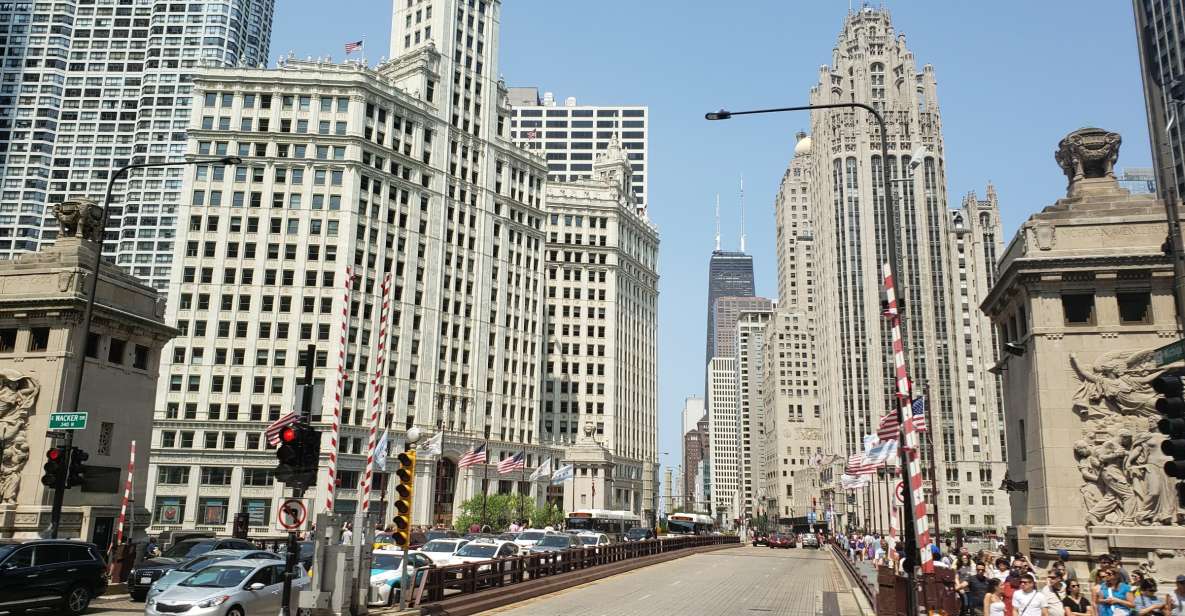 Chicago: Magnificent Mile Walking Tour - Vertical Malls and Skyscrapers