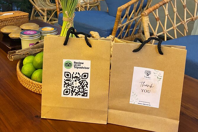 Da Nang: Private 90 Minutes Aroma Massage by Trees Spa - Special Gifts and Amenities