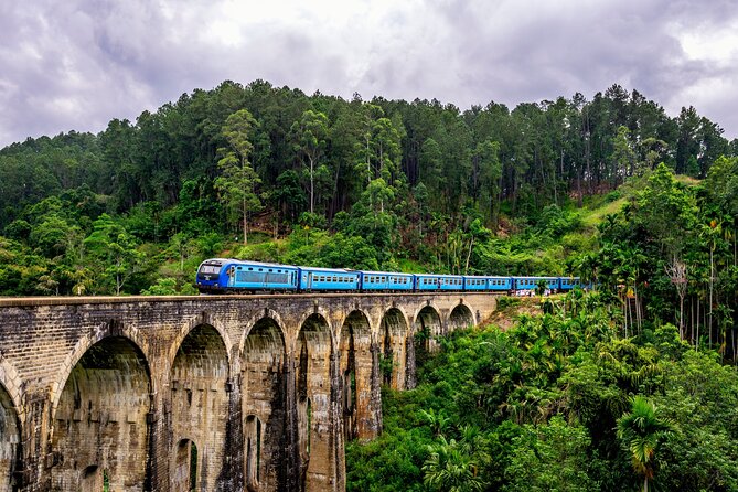 Discover Ella - Ella Rock, Little Adams Peak & Nine Arch Bridge - Hiking to Little Adams Peak