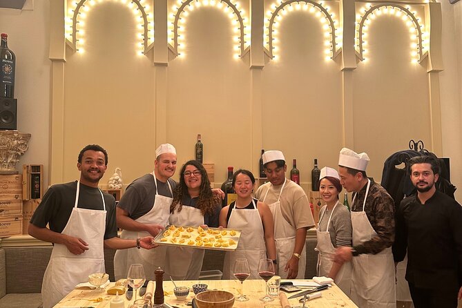 Florence: Pasta Cooking Class With Unlimited Wine - Class Size and Duration