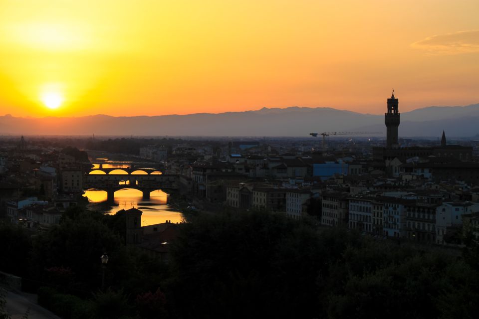 Florence: Sunset Sightseeing Tour and Wine Tasting - Vasari Corridor and Piazza Pitti