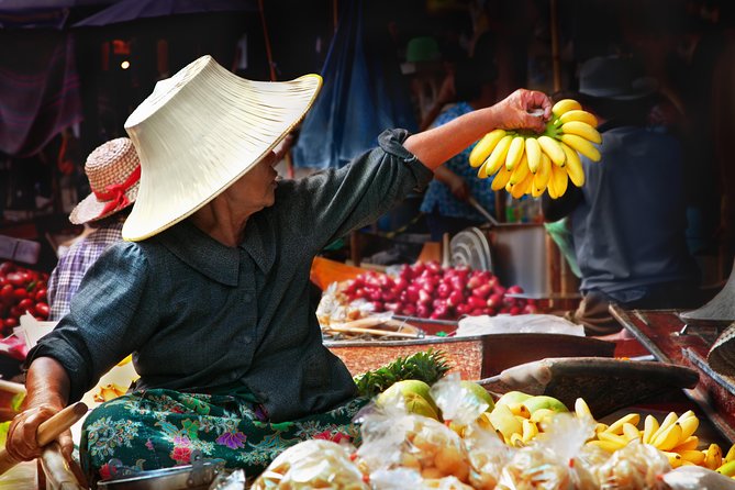 Foods Experience at Railway & Floating Market - What to Expect