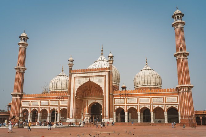 Four Days Golden Triangle Luxury Tour With Dinner to Agra and Jaipur From Delhi - Discovering the Vibrant Jaipur