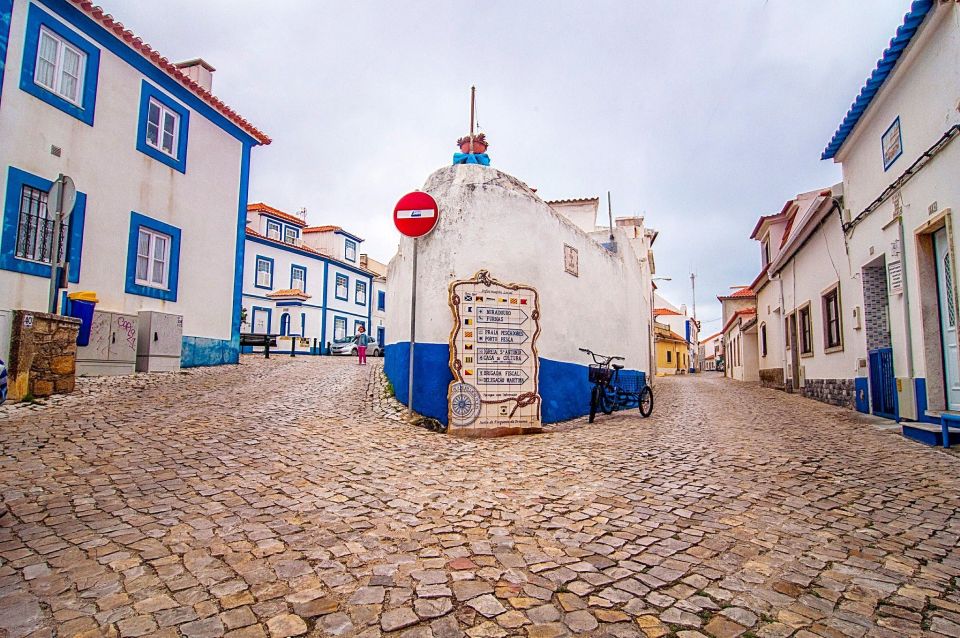 From Lisbon: Coastal Villages and Mafra Palace Guided Tour - Visiting Azenhas Do Mar