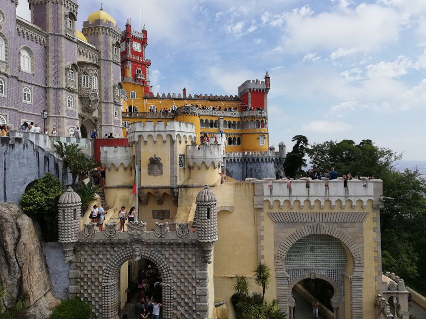 From Lisbon: Half-Day Private Tour to Sintra Village - Discovering Sintra Village