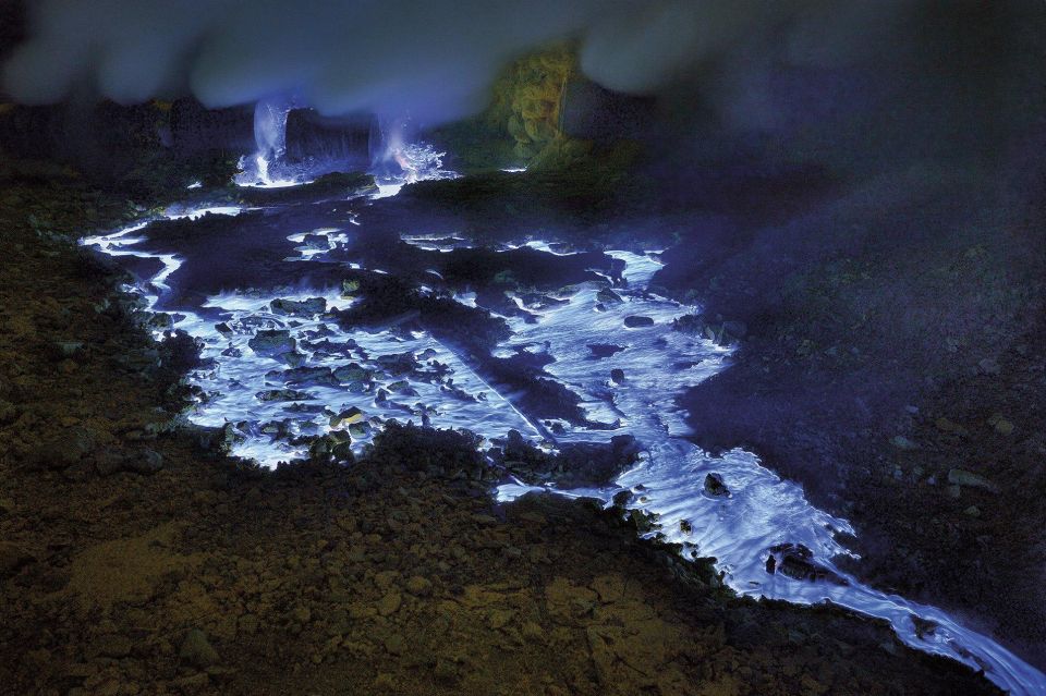 From Malang or Surabaya: Tumpak Sewu-Bromo-Ijen 3D2N Tour - Ijen Crater Sunrise