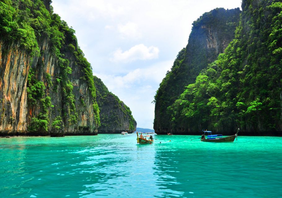 From Phi Phi: Beat the Crowds Island Hopping Tour - Visiting Phi Phi Le