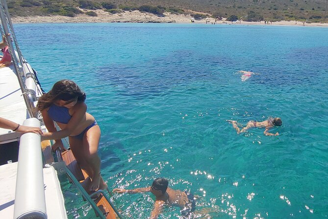 Full-Day Cruise in Antiparos and Despotiko With Barbecue - Maximum Travelers and Infants