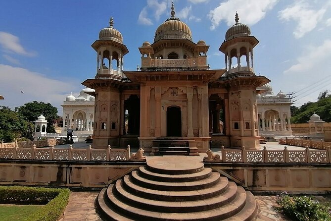 Full-Day Private Jaipur Sightseeing Tour by Car With Guide - Appreciating the Water Palace