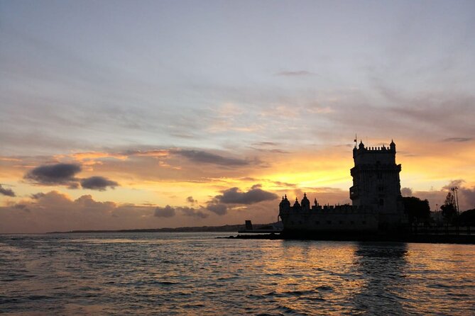 Golden Hour Boat Tour - Sailing by the Monuments With Wine - Sightseeing Along the Tagus River