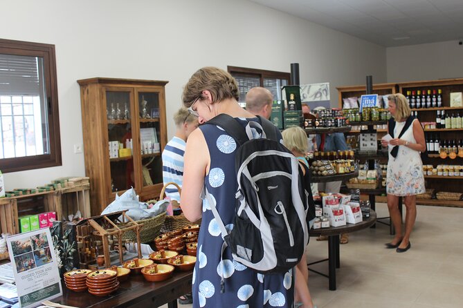 Guided Tour and Olive Oil Tasting in Alhaurin El Grande (Malaga) - Traveler Group Size and Accessibility