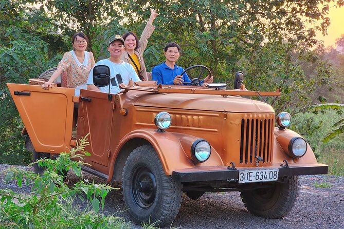 Hanoi Backstreet Jeep Tour: Red River Countryside & City Vibes - Experiencing the Old Quarters Charm