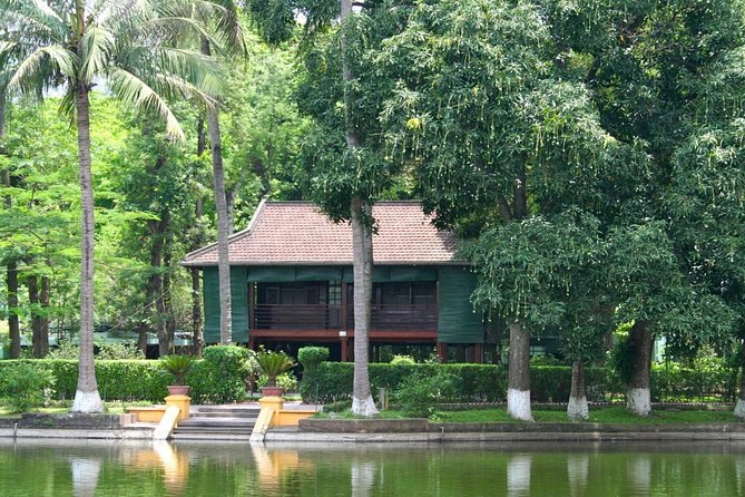 Hanoi City Half Day Private Tour: Hidden Corners & Train Street - Ho Chi Minh Mausoleum Visiting Guidelines