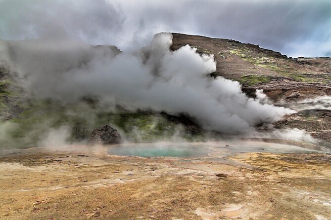 Helicopter Flight Over Geothermal Landscapes From Reykjavik - Professional Pilot and Helicopter Flight