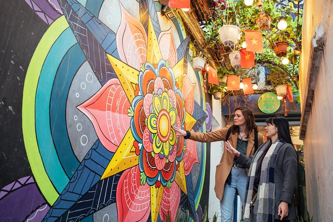 Highlights & Hidden Gems With Locals: Best of Hanoi Private Tour - Experiencing the French Quarter
