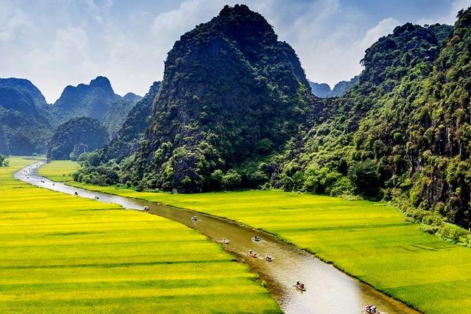 Hoa Lu Tam Coc Full-Day DELUXE Tour Including BUFFET LUNCH & River Boat Ride - Excluded From the Price
