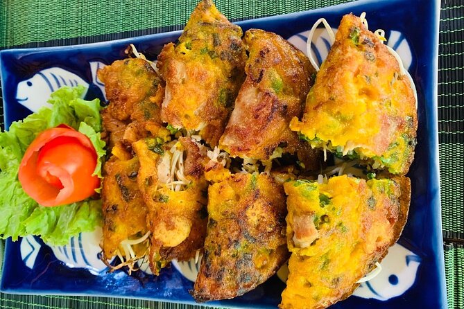 Hoi An Cheap Walking Food Tour - Sampling Vietnamese Specialties