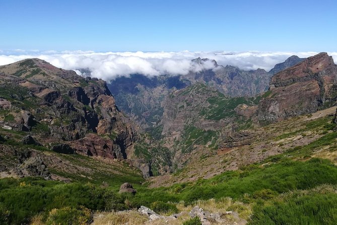 [INPUT TEXT TRANSLATED INTO ENGLISH]:Pico Do Arieiro - Pico Ruivo - Achadas Do TeixeiraPico Do Arieiro - Pico Ruivo - Achadas Do Teixeira - Transportation Convenience