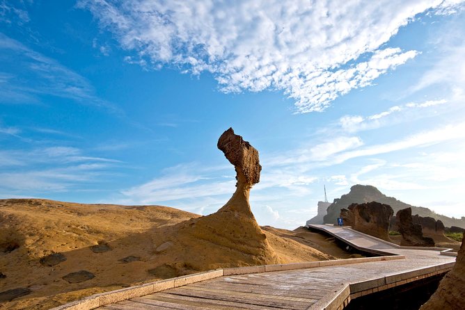 Keelung Shore Excursion: Yehliu Geopark, Jiufen, Houton Cat Village Private Tour - Reviews and Feedback