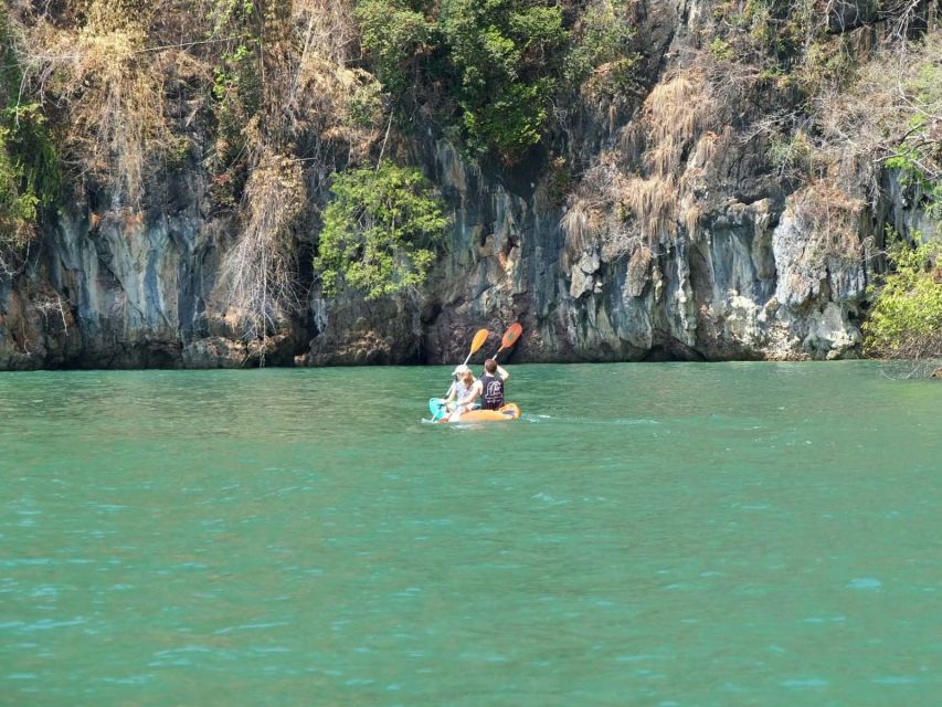 Ko Lanta: Full-Day Caves & Beaches Kayak Tour With Lunch - Sailing to Talabeng Island