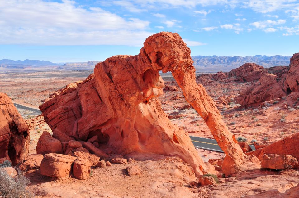 Las Vegas: Valley of Fire and Seven Magic Mountains - Hiking Trails in the Park