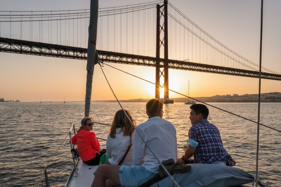 Lisbon: Daytime/Sunset/Night City Sailboat Tour With Drinks - Welcome Drink Included