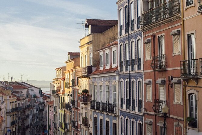 Lisbon Historic Center Private Tuk Tuk Tour 3-Hour - Minimum Age Requirement