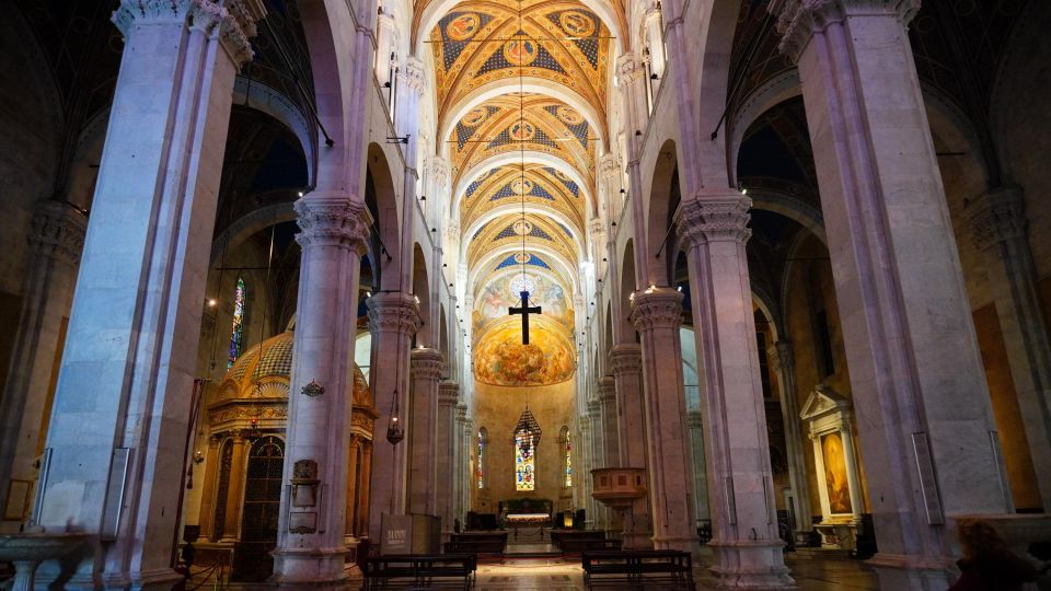 Lucca: 3-Hour Private Tour of the City Center and San Martino - Discovering San Frediano Basilica