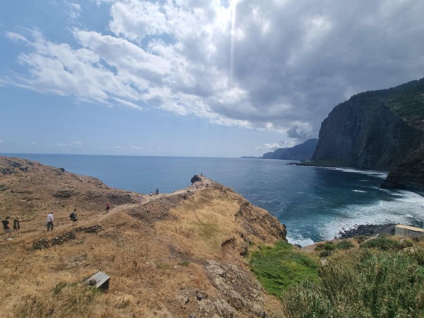 Madeira : Santana, Pico Arieiro, Walk Full Day 4x4 Jeep Tour - Itinerary Highlights