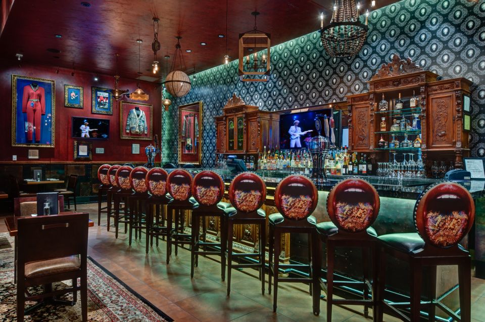 Meal at the Hard Rock Cafe Philadelphia - Restaurant Location and Amenities