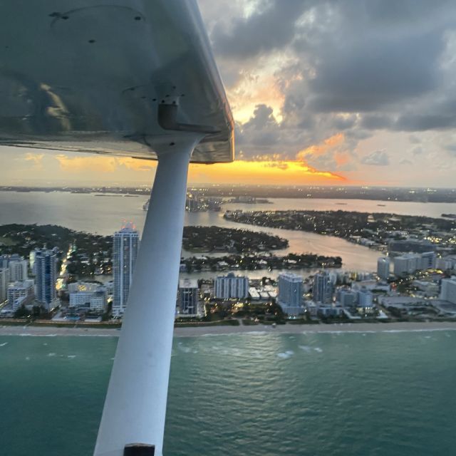 Miami: Romantic 1-Hour Private Flight Tour With Champagne - FAA-Certified Bilingual Pilot