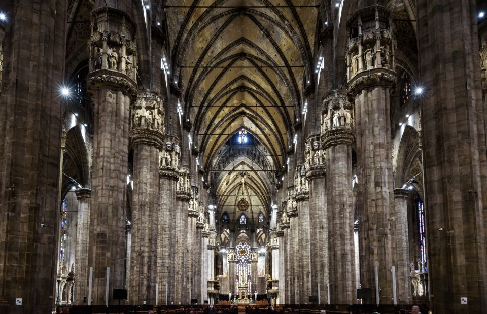 Milan: Best of Walking Tour With Duomo Visit - Visiting Teatro Alla Scala