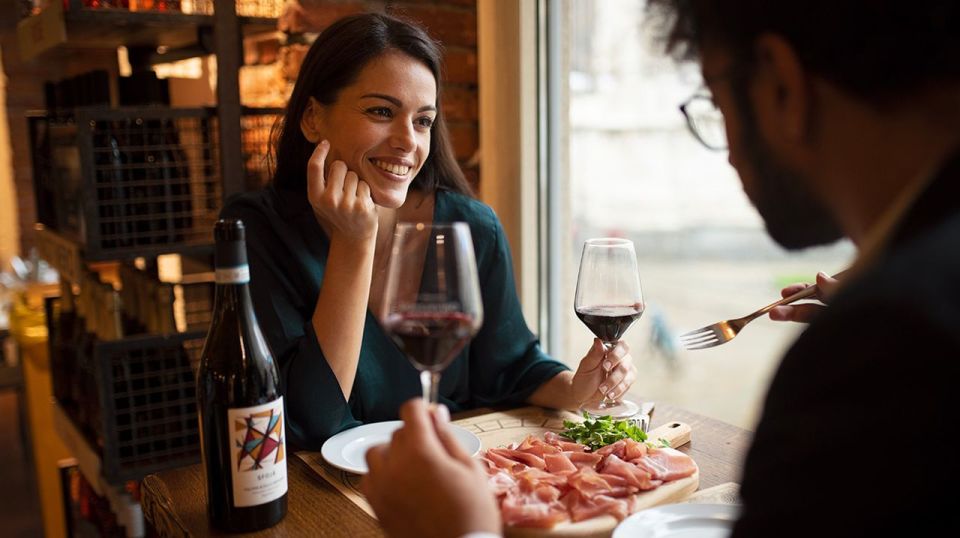 Milan: Duomo With Rooftop Private Tour, Food, & Wine Tasting - Immerse in Galleria Vittorio Emanuele II